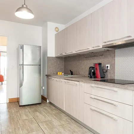 Daire Large 2 Bdr Close To The Balcony & Garage