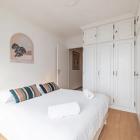 Large 2 Bdr Close To The Balcony & Garage Daire