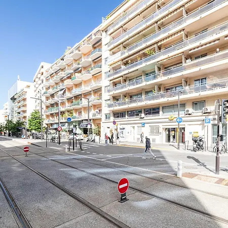 Daire Large 2 Bdr Close To The Balcony & Garage *