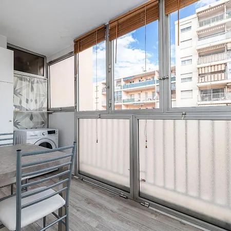 Large 2 Bdr Close To The Balcony & Garage Appartement